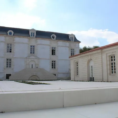 Rochefort, 1 Piece, 4 Personnes - Fr-1-246b-456 Rochefort (Charente-Maritime)